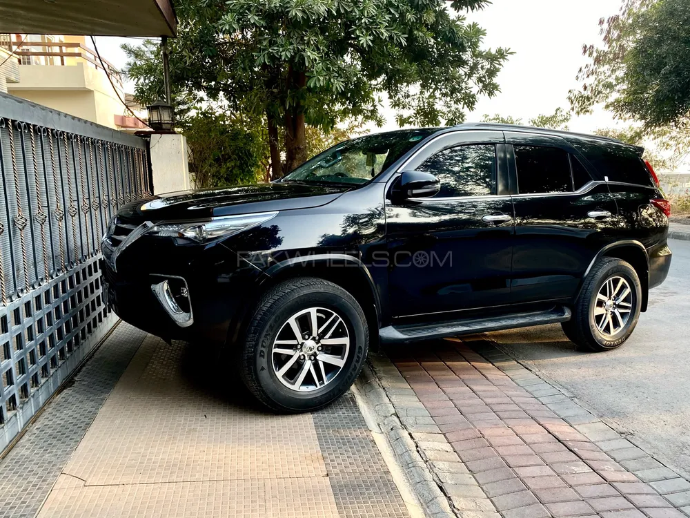 Toyota Fortuner 2017 for Sale in Islamabad Image-1