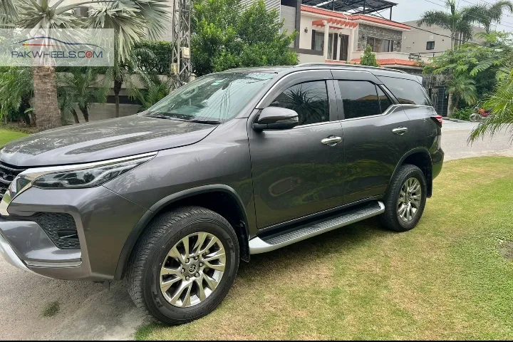 Toyota Fortuner 2021 for Sale in Lahore Toyota Fortuner 2021 for Sale in Lahore Image-4