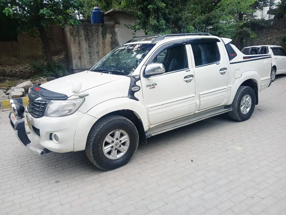 Toyota Hilux 2012 for Sale in Peshawar Toyota Hilux 2012 for Sale in Peshawar Image-11