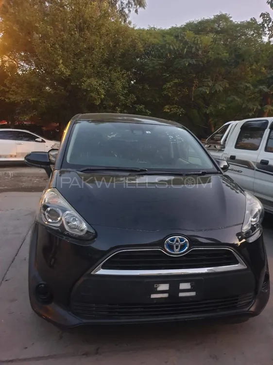 Toyota Sienta 2016 for Sale in Islamabad Image-1