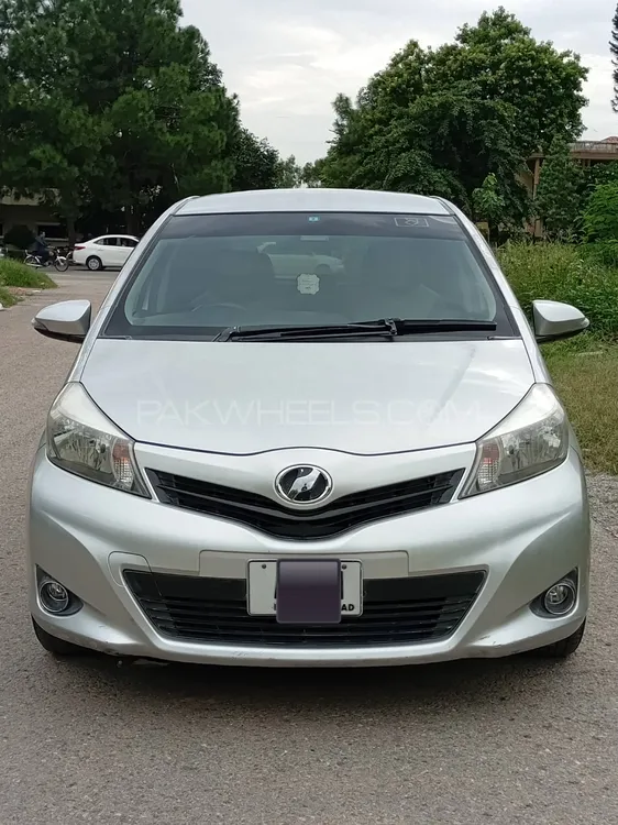 Toyota Vitz 2013 for Sale in Islamabad Image-1