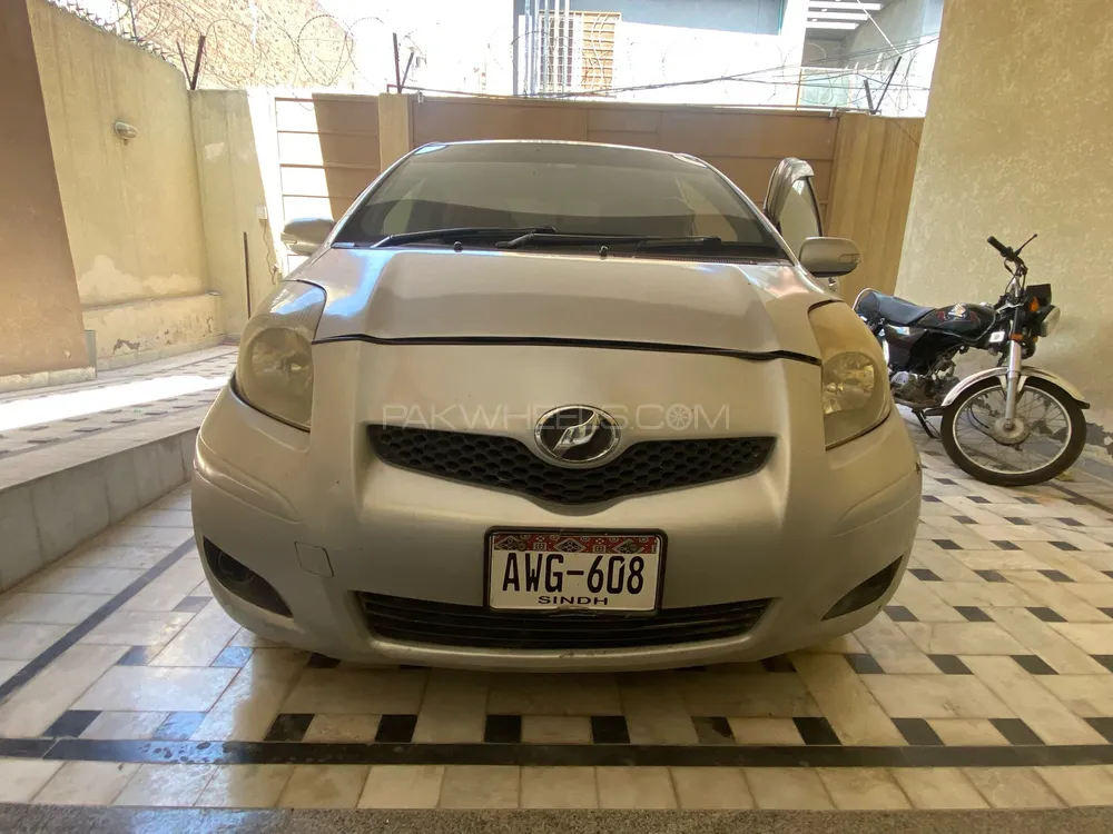 Toyota Vitz 2009 for Sale in Peshawar Image-1