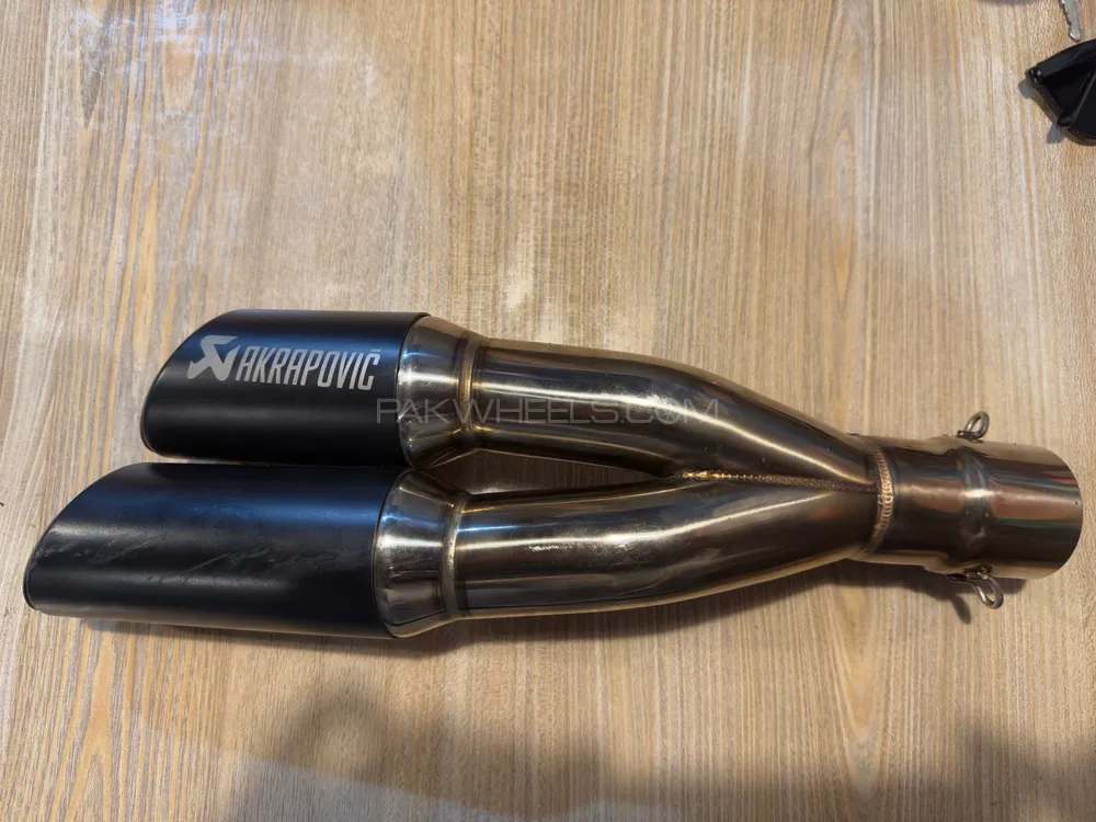 Akrapovic exhaust Dual tip Image-1