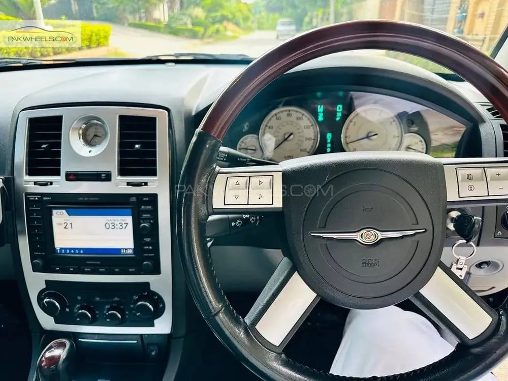 Chrysler 300 C 2006 for Sale in Lahore Chrysler 300 C 2006 for Sale in Lahore Image-12