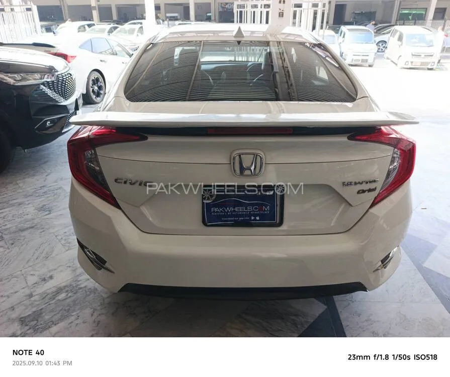 Honda Civic 2018 for Sale in Peshawar Honda Civic 2018 for Sale in Peshawar Image-6
