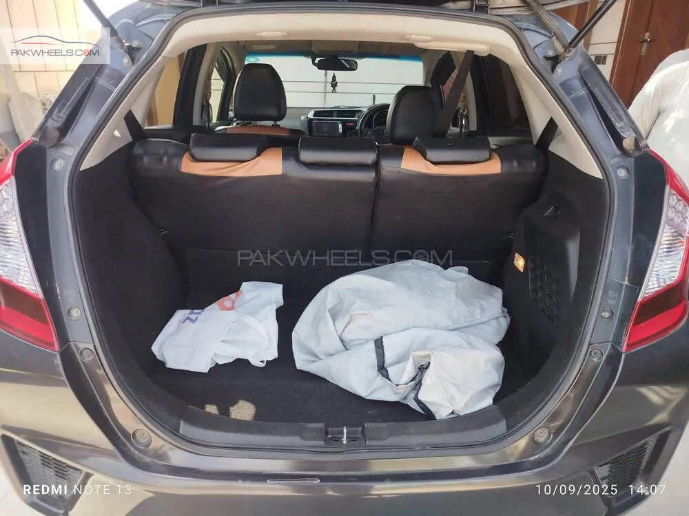 Honda Fit 2015 for Sale in Lahore Honda Fit 2015 for Sale in Lahore Image-7