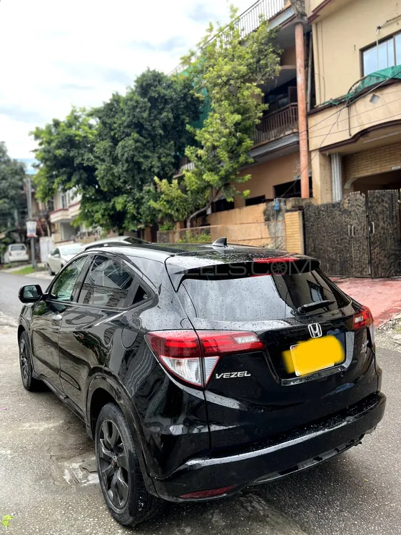 Honda Vezel 2014 for Sale in Islamabad Image-1