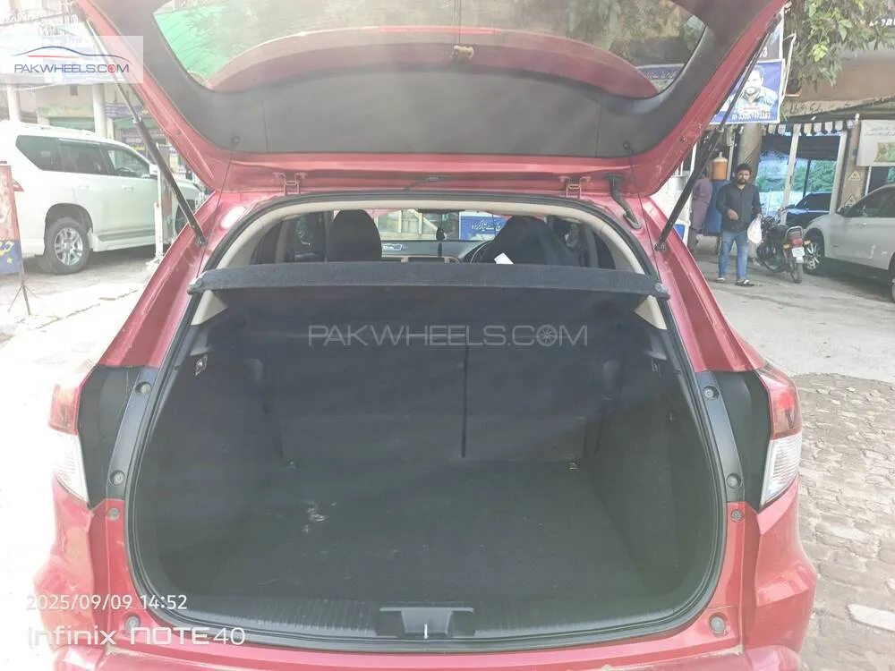 Honda Vezel 2016 for Sale in Gujranwala Honda Vezel 2016 for Sale in Gujranwala Image-8