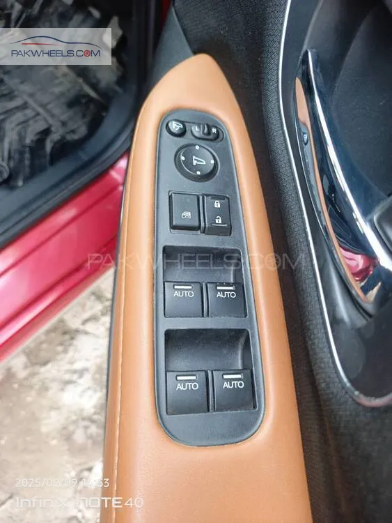 Honda Vezel 2016 for Sale in Gujranwala Honda Vezel 2016 for Sale in Gujranwala Image-12