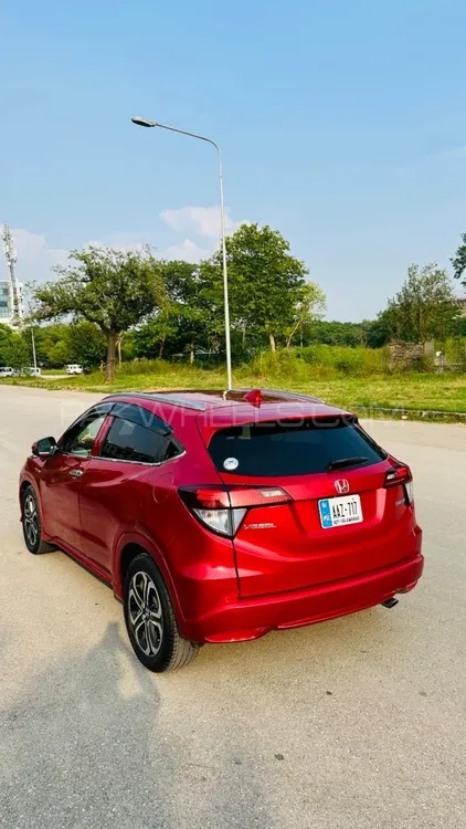 Honda Vezel 2016 for Sale in Islamabad Image-1