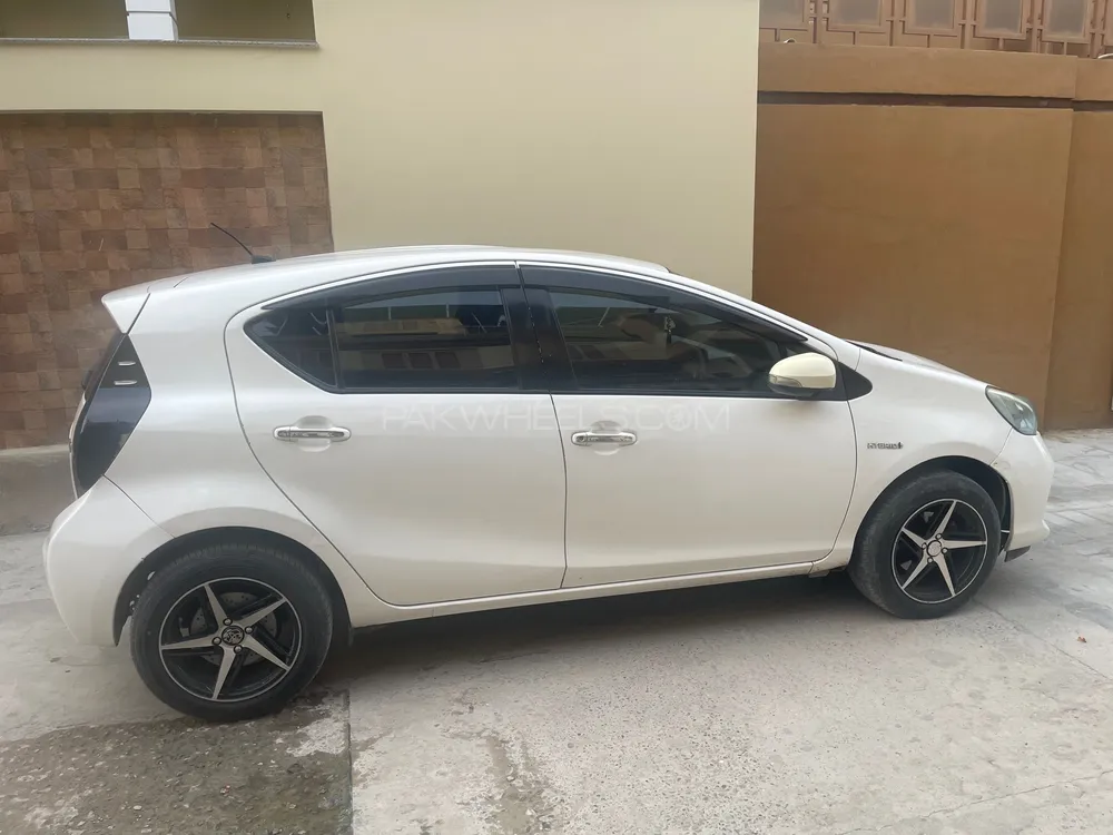 Toyota Aqua 2012 for Sale in Peshawar Image-1