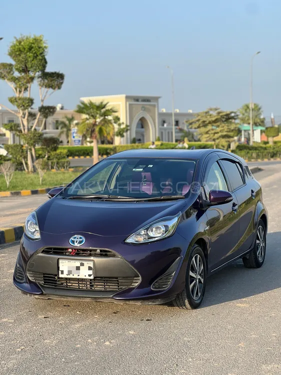 Toyota Aqua 2017 for Sale in Multan Image-1