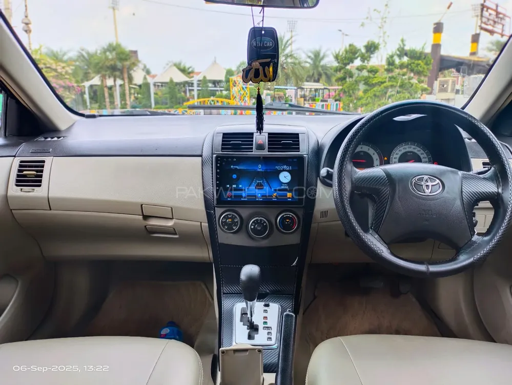Toyota Corolla 2013 for Sale in Faisalabad Image-1