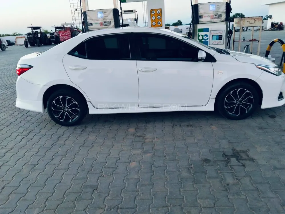 Toyota Corolla 2018 for Sale in Sialkot Image-1
