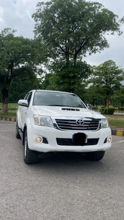Toyota Hilux 2013 for Sale in Islamabad Image-1
