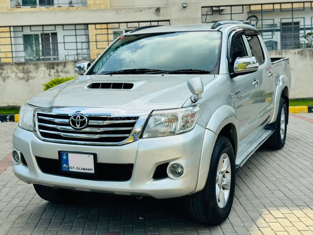 Toyota Hilux 2013 for Sale in Islamabad Image-1