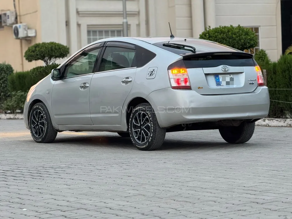 Toyota Prius 2007 for Sale in Islamabad Image-1