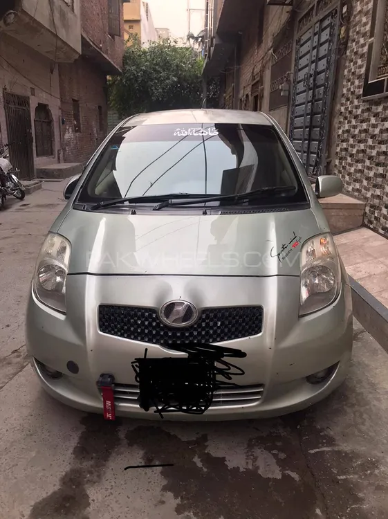 Toyota Vitz 2006 for Sale in Lahore Image-1