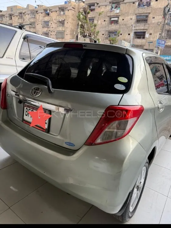 Toyota Vitz 2012 for Sale in Karachi Image-1