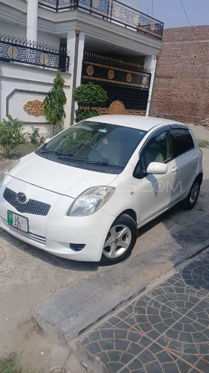 Toyota Vitz 2013 for Sale in Lahore Image-1
