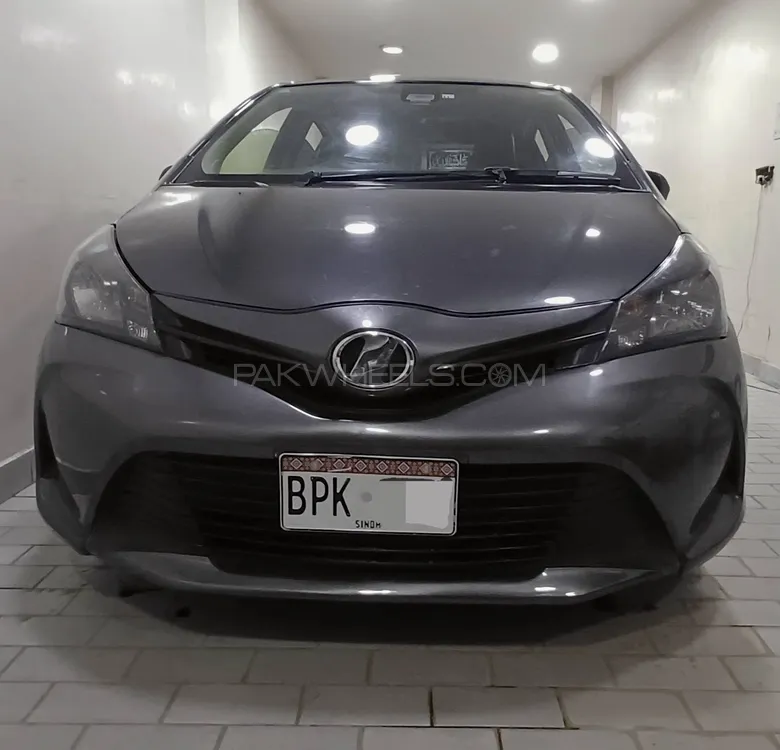 Toyota Vitz 2015 for Sale in Karachi Image-1