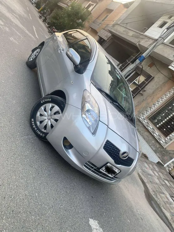 Toyota Vitz 2013 for Sale in Faisalabad Image-1