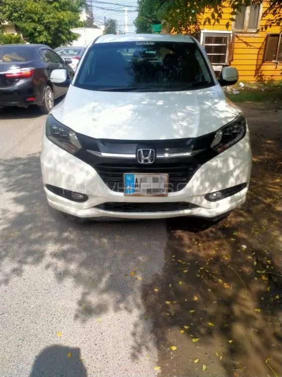 Honda Vezel 2017 for Sale in Lahore Image-1