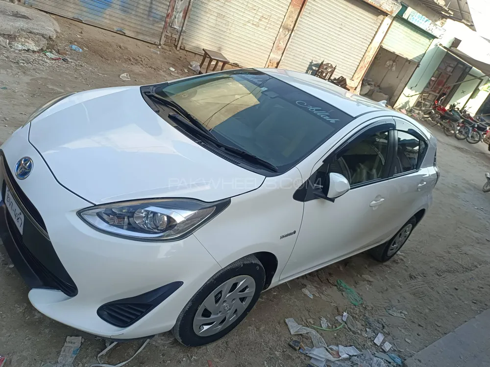 Toyota Aqua 2018 for Sale in Dera ismail khan Image-1
