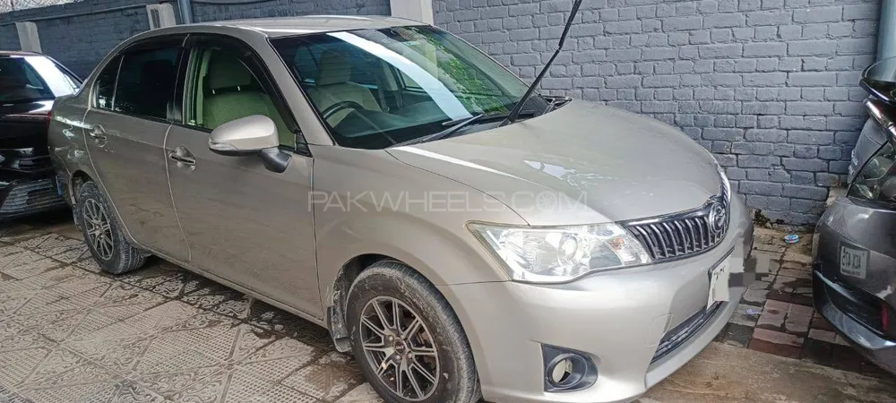 Toyota Corolla Axio 2012 for Sale in Islamabad Image-1