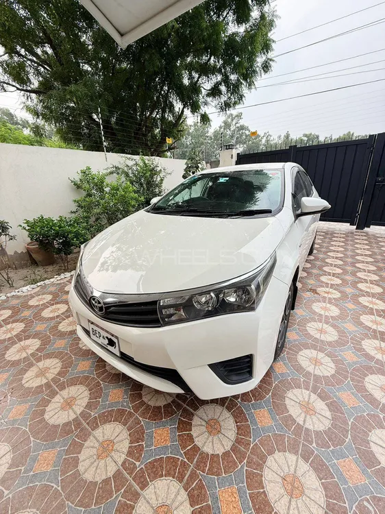 Toyota Corolla 2015 for Sale in Faisalabad Image-1