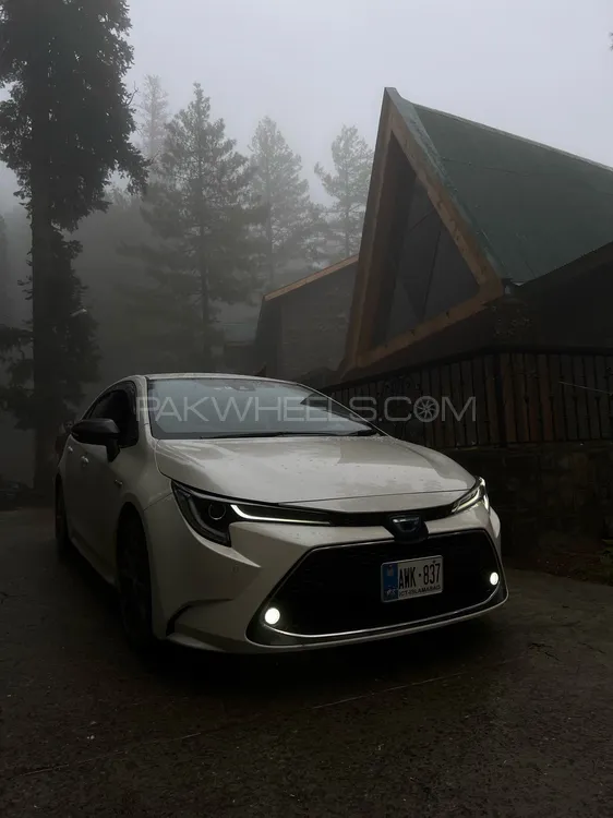 Toyota Corolla 2020 for Sale in Peshawar Image-1