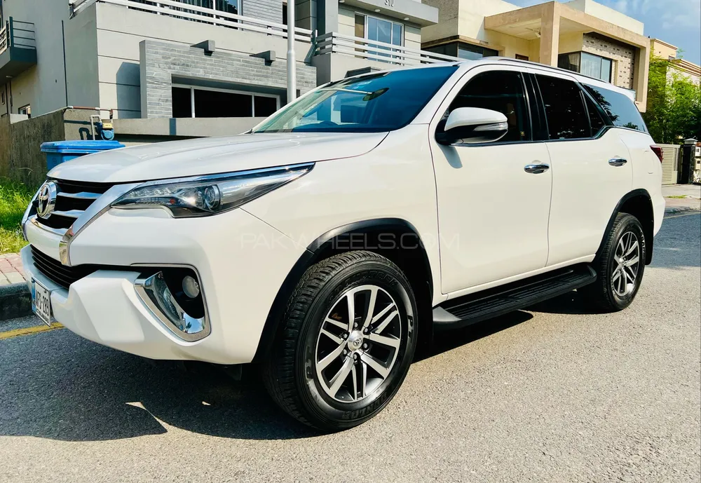 Toyota Fortuner 2017 for Sale in Islamabad Image-1