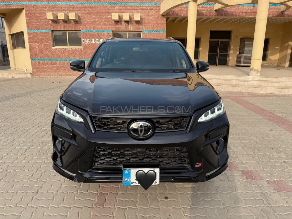 Toyota Fortuner 2023 for Sale in Multan Image-1