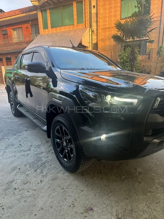 Toyota Hilux 2025 for Sale in Islamabad Image-1