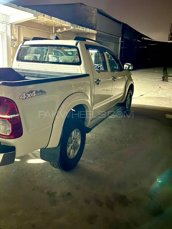 ٹویوٹا ہائیلکس 2013 for Sale in اسلام آباد Image-1