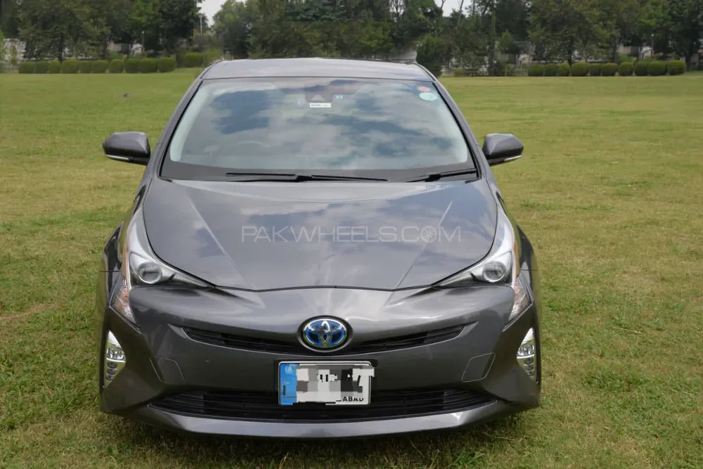 Toyota Prius 2016 for Sale in Abbottabad Image-1