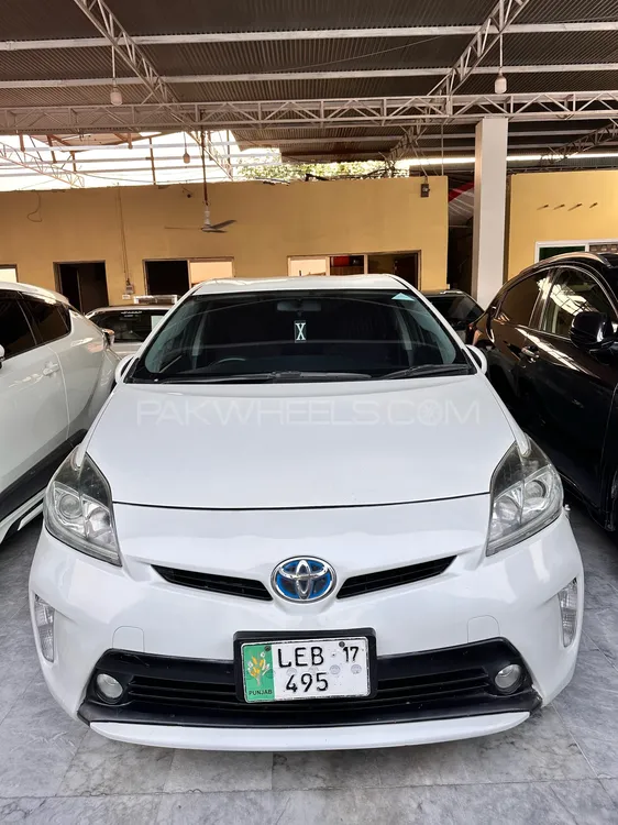 Toyota Prius 2013 for Sale in Peshawar Image-1