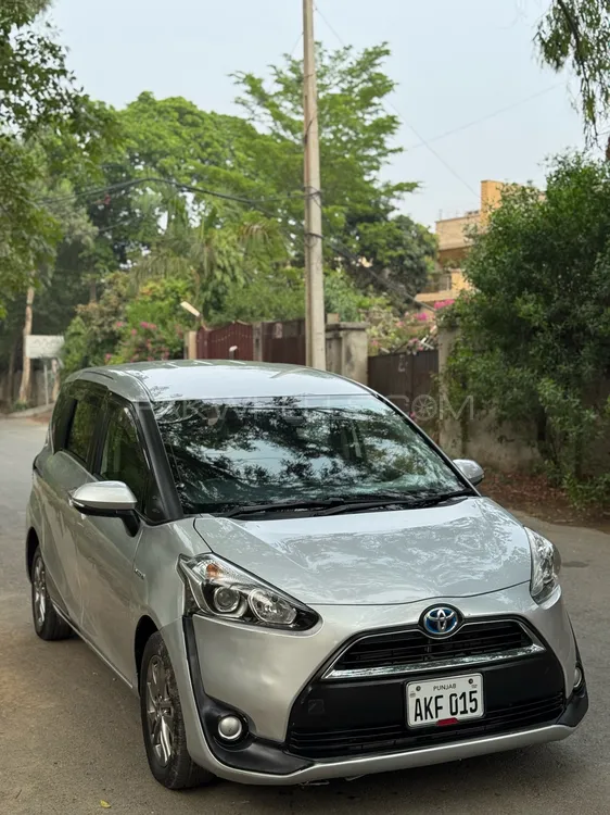 Toyota Sienta 2016 for Sale in Lahore Image-1