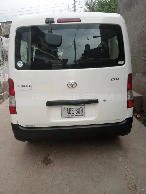 Toyota Town Ace 2016 for Sale in Sheikhupura Image-1