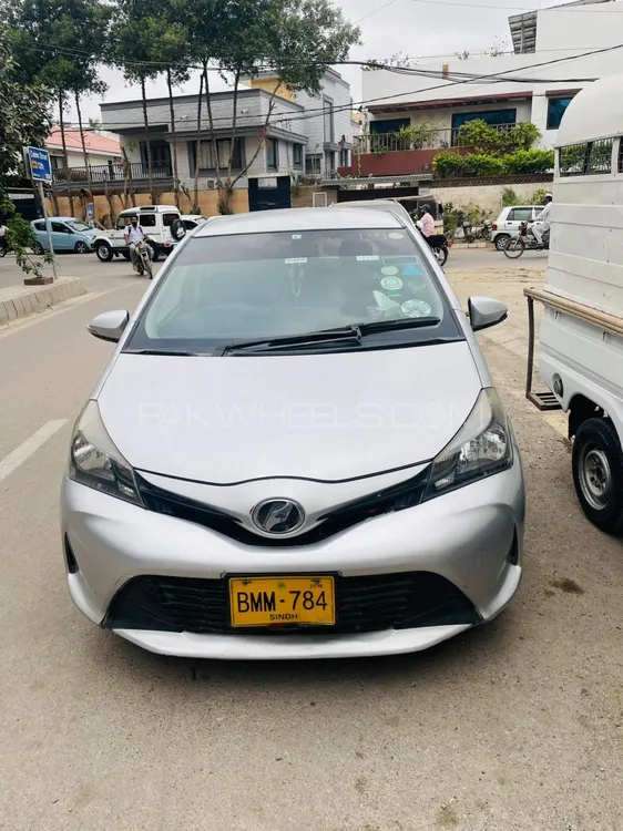 Toyota Vitz 2014 for Sale in Karachi Image-1