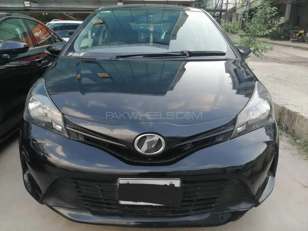 Toyota Vitz 2016 for Sale in Islamabad Image-1