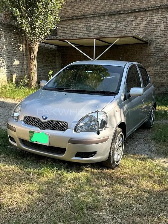 Toyota Vitz 2004 for Sale in Swat Image-1