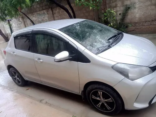 Toyota Vitz F 1.0 2015