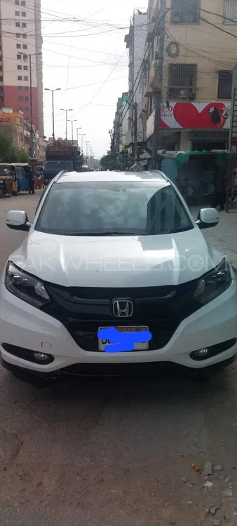 Honda Vezel 2015 for Sale in Karachi Image-1