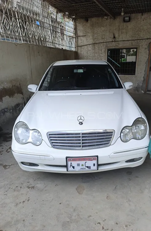 Mercedes Benz C Class 2004 for Sale in Karachi Image-1