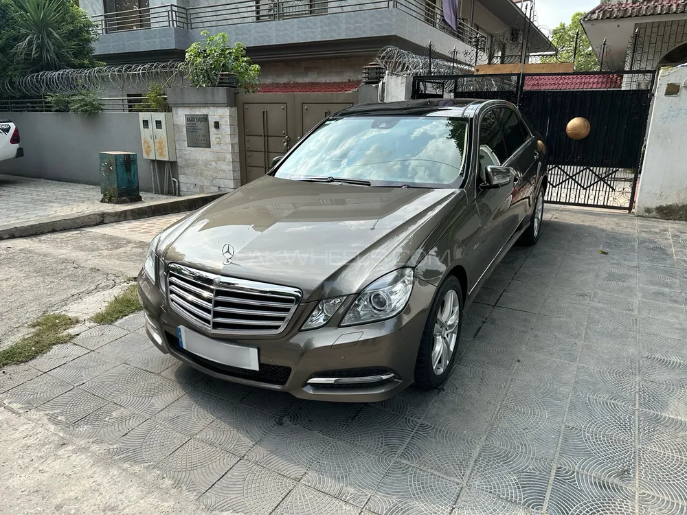 Mercedes Benz E Class 2011 for Sale in Islamabad Image-1