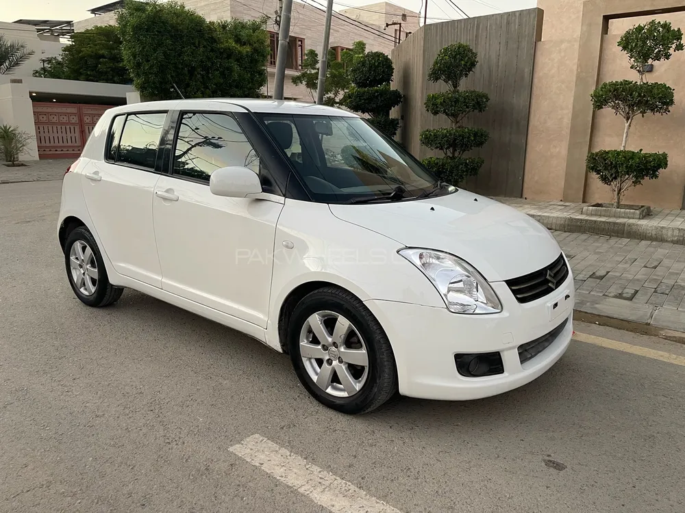 Suzuki Swift 2011 for Sale in Karachi Image-1