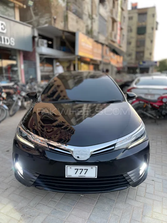 Toyota Corolla 2017 for Sale in Karachi Image-1