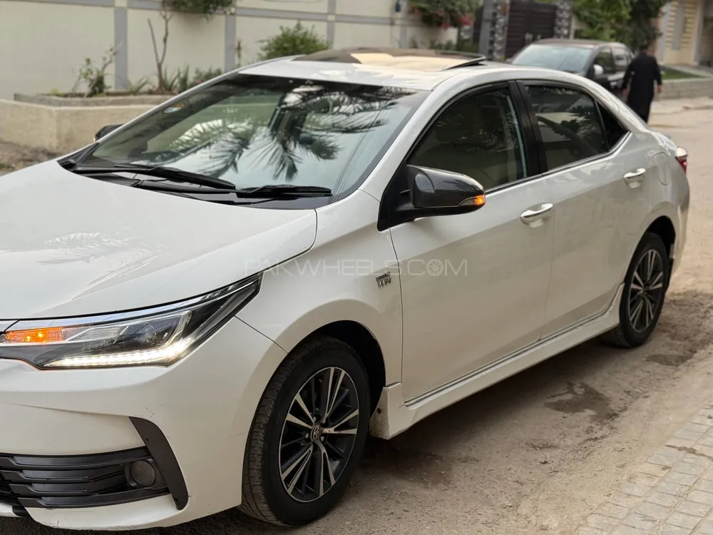 Toyota Corolla 2018 for Sale in Karachi Image-1
