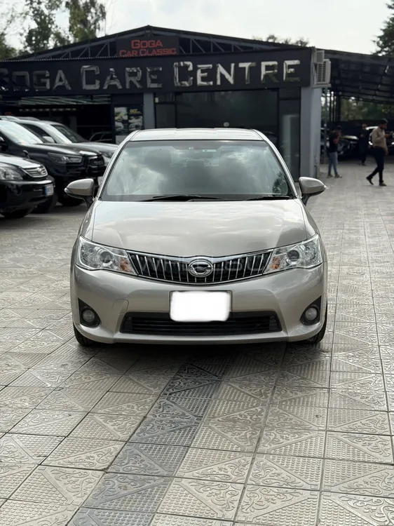 Toyota Corolla Axio 2012 for Sale in Islamabad Image-1